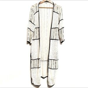 En Crème Black and White Kimono